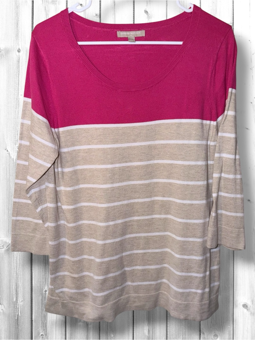 🌼Banana Republic Fuchsia and Beige Striped Scoop Neck Sweater